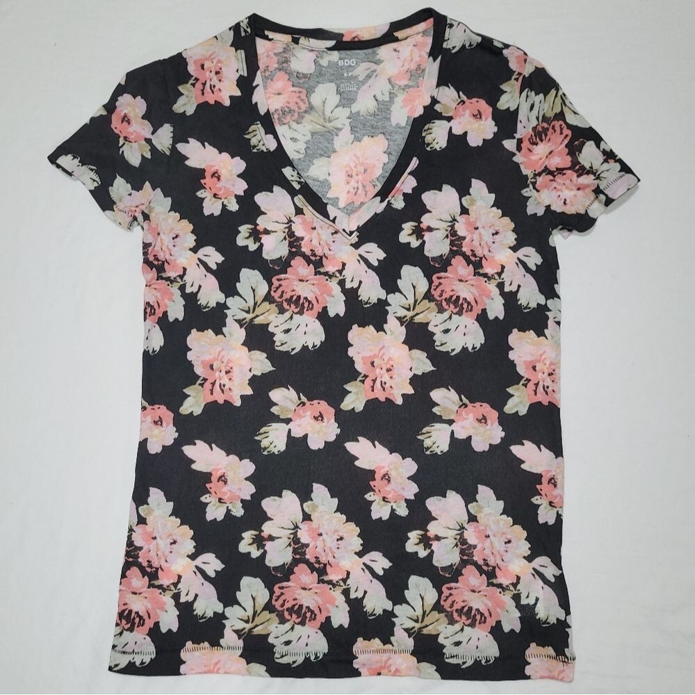 BDG size Small Floral V-Neck Short Sleeve Top